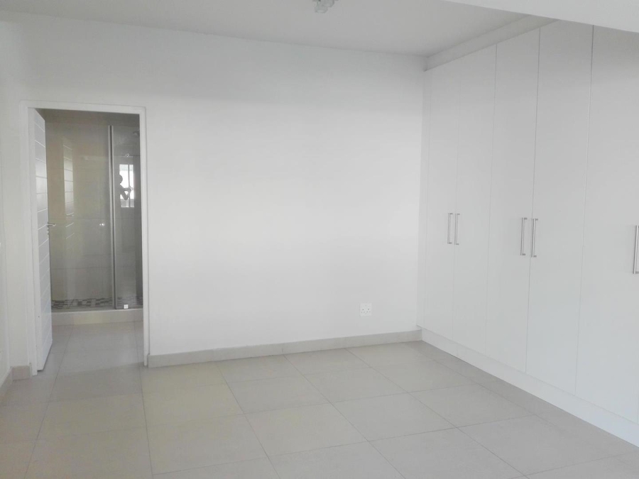 To Let 3 Bedroom Property for Rent in Sea Point Western Cape